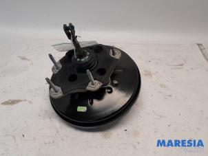 Gebruikte Rembol Renault Captur (2R) 1.2 TCE 16V EDC Prijs € 34,95 Margeregeling aangeboden door Maresia Parts