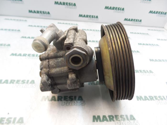 Gebruikte Servopomp Fiat Brava (182B) 1.8 ELX 16V Prijs € 50,00 Margeregeling aangeboden door Maresia Parts