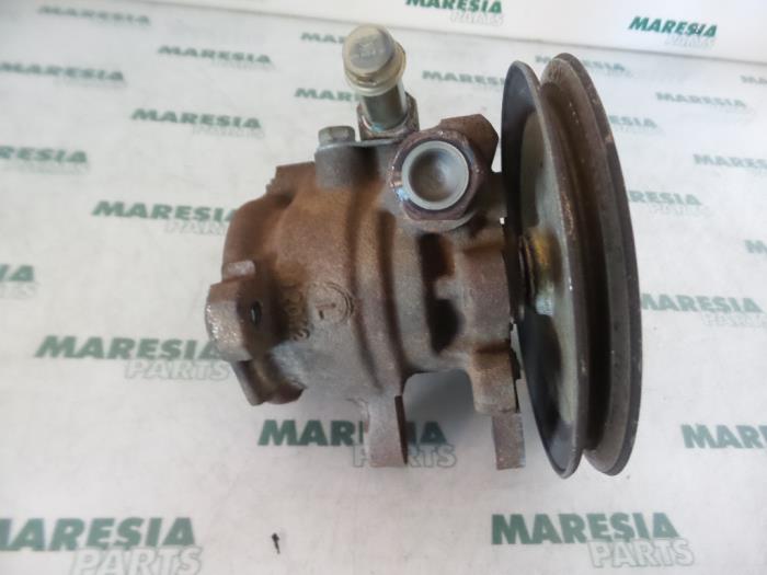 Gebruikte Servopomp Fiat Brava (182B) 1.9 D S,SX Prijs € 50,00 Margeregeling aangeboden door Maresia Parts