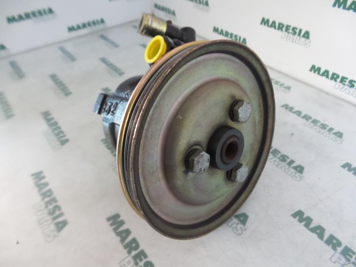 Stuurbekrachtiging Pomp van een Fiat Brava (182B) 1.6 16V 1995