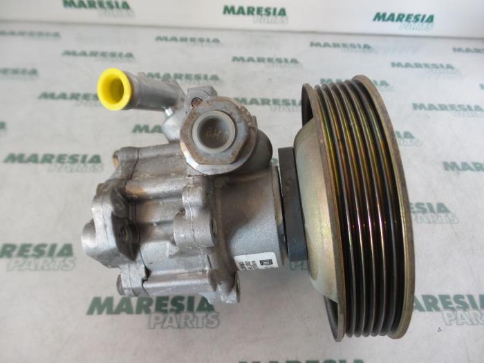 Gebruikte Pomp Servo Fiat Brava (182B) 1.4 S,SX 12V Prijs € 50,00 Margeregeling aangeboden door Maresia Parts