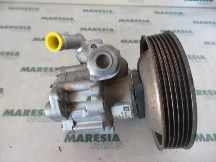 Gebruikte Servopomp Fiat Brava (182B) 1.9 TDS S,SX 75 Prijs € 50,00 Margeregeling aangeboden door Maresia Parts