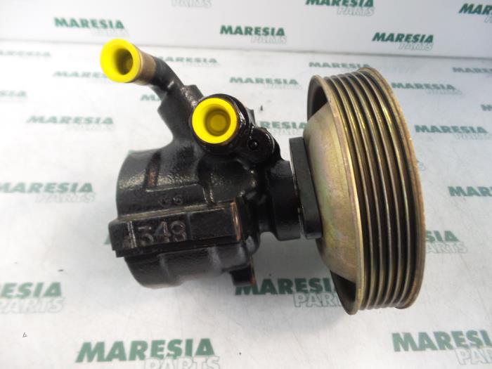 Gebruikte Pomp Servo Fiat Brava (182B) 1.4 S,SX 12V Prijs € 50,00 Margeregeling aangeboden door Maresia Parts
