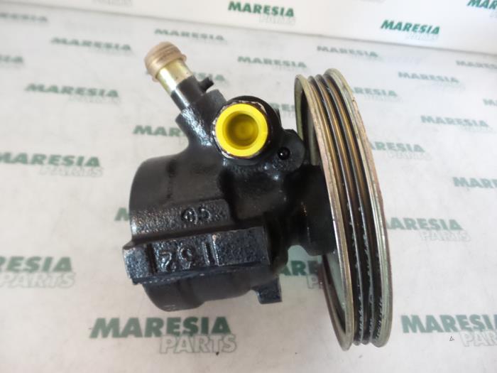 Gebruikte Servopomp Fiat Palio Weekend (178D) 1.6 16V Prijs € 50,00 Margeregeling aangeboden door Maresia Parts