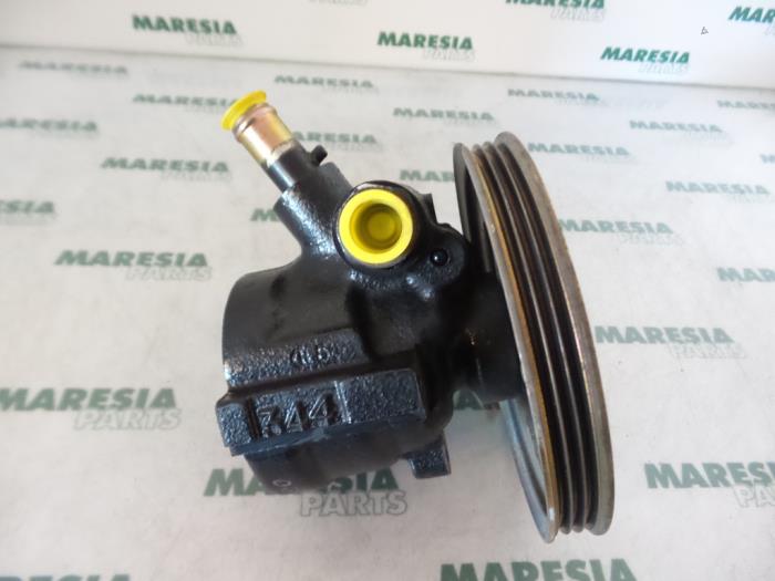 Gebruikte Servopomp Fiat Palio Weekend (178D) 1.6 16V Prijs € 50,00 Margeregeling aangeboden door Maresia Parts