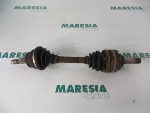 Gebruikte Homokineetas links-voor Lancia Dedra 1.8 LE 16V Prijs € 40,00 Margeregeling aangeboden door Maresia Parts