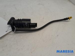 Gebruikte Ruitensproeierpomp voor Citroen C5 III Berline (RD) 2.0 16V Prijs € 10,00 Margeregeling aangeboden door Maresia Parts