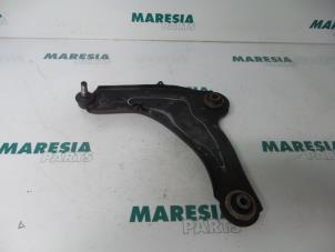 Gebruikte Draagarm onder links-voor Renault Laguna II (BG) 1.9 dCi 120 Prijs € 20,00 Margeregeling aangeboden door Maresia Parts