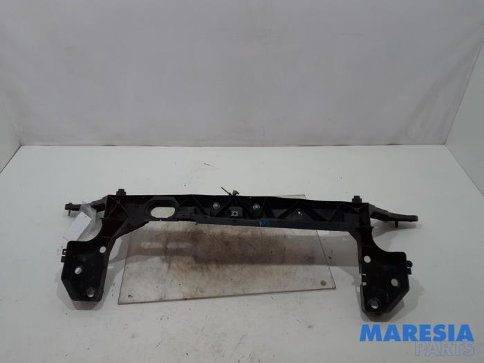 Gebruikte Frontpaneel Renault Clio III (BR/CR) 1.4 16V Prijs € 49,95 Margeregeling aangeboden door Maresia Parts