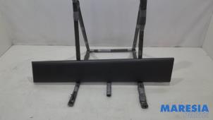 Gebruikte Sierlijst Renault Trafic New (FL) 2.5 dCi 16V 145 Prijs € 60,50 Inclusief btw aangeboden door Maresia Parts