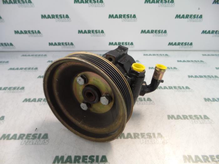 Gebruikte Servopomp Fiat Marea Weekend (185BX/CX) 1.8 ELX 16V Prijs € 50,00 Margeregeling aangeboden door Maresia Parts