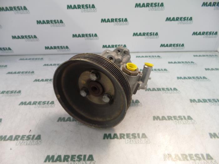 Gebruikte Pomp Servo Fiat Marea (185AX) 1.9 Tds 100 ELX Prijs € 50,00 Margeregeling aangeboden door Maresia Parts