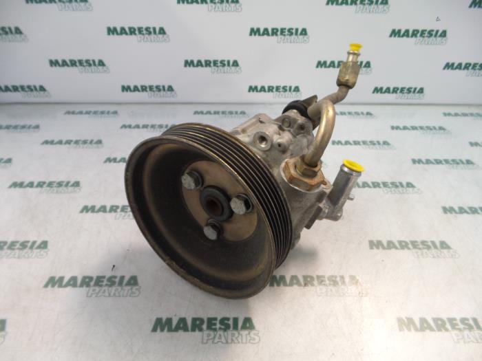 Gebruikte Pomp Servo Fiat Marea (185AX) 1.9 Tds 100 ELX Prijs € 40,00 Margeregeling aangeboden door Maresia Parts
