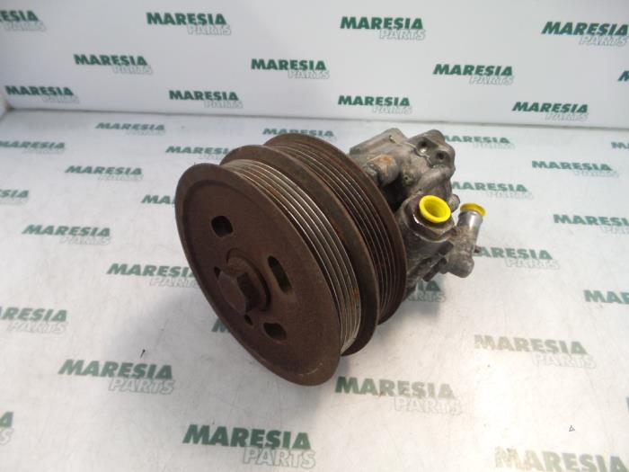Gebruikte Servopomp Fiat Marea Weekend (185BX/CX) 2.0 HLX 20V Prijs € 40,00 Margeregeling aangeboden door Maresia Parts