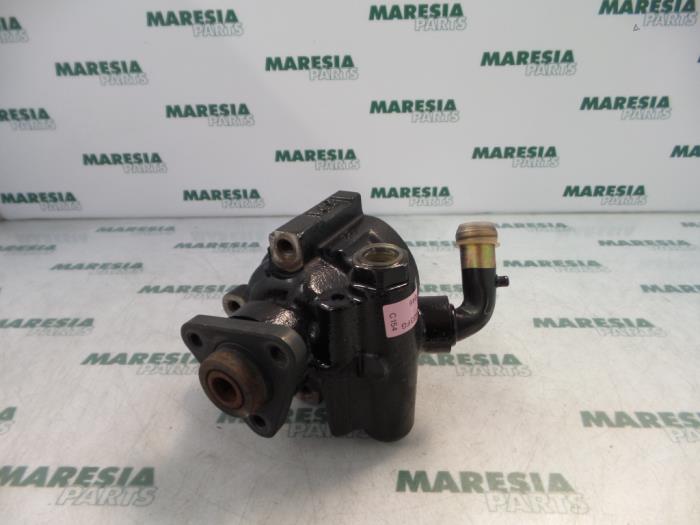 Gebruikte Servopomp Fiat Marea Weekend (185BX/CX) 1.6 SX,ELX 16V Prijs € 40,00 Margeregeling aangeboden door Maresia Parts