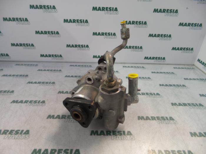 Gebruikte Pomp Servo Fiat Marea (185AX) 1.9 Tds 100 ELX Prijs € 50,00 Margeregeling aangeboden door Maresia Parts