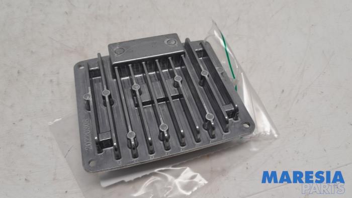 Gebruikte Module LED koplamp Citroen C5 Aircross I (A4/AC/AJ/AR) 1.6 Hybrid 225 16V Prijs € 151,24 Inclusief btw aangeboden door Maresia Parts