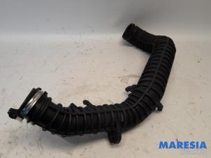 Gebruikte Turboslang Renault Trafic New (FL) 2.5 dCi 16V 145 Prijs € 54,45 Inclusief btw aangeboden door Maresia Parts