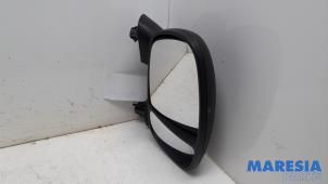 Gebruikte Buitenspiegel rechts Renault Trafic New (FL) 2.5 dCi 16V 145 Prijs € 90,75 Inclusief btw aangeboden door Maresia Parts