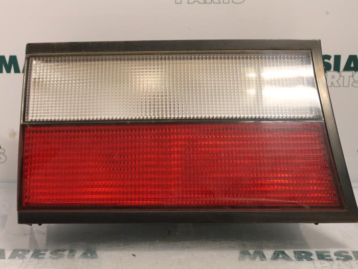 Achterlicht links van een Citroën Xantia Break (X2) 2.0 HDi 90 1999