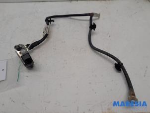 Gebruikte Accu sensor Citroen C5 Aircross I (A4/AC/AJ/AR) 1.6 Hybrid 225 16V Prijs € 42,35 Inclusief btw aangeboden door Maresia Parts