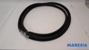 Gebruikte Portierrubber 4Deurs rechts-voor Citroen C5 Aircross I (A4/AC/AJ/AR) 1.6 Hybrid 225 16V Prijs € 42,34 Inclusief btw aangeboden door Maresia Parts