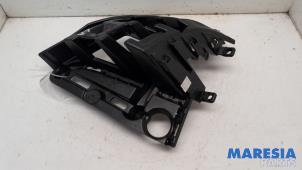 Gebruikte Bumpersteun links-achter Citroen C5 Aircross I (A4/AC/AJ/AR) 1.6 Hybrid 225 16V Prijs € 24,19 Inclusief btw aangeboden door Maresia Parts