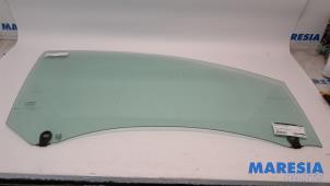 Gebruikte Deurruit 2Deurs rechts Renault Clio III (BR/CR) 1.4 16V Prijs € 50,00 Margeregeling aangeboden door Maresia Parts