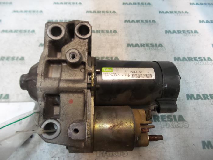 Gebruikte Startmotor Renault Clio II (BB/CB) 3.0 V6 24V Sport Prijs € 100,00 Margeregeling aangeboden door Maresia Parts