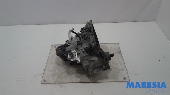 Gebruikte Automaatbak Renault Twingo (C06) 1.2 Prijs € 250,00 Margeregeling aangeboden door Maresia Parts