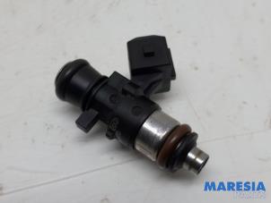 Gebruikte Injector (benzine injectie) Fiat Punto III (199) 0.9 TwinAir Turbo 100 Prijs € 15,00 Margeregeling aangeboden door Maresia Parts