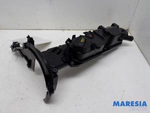 Gebruikte Kleppendeksel Peugeot Expert (V1/VA/VB/VE/VF/VT/VY) 1.6 Blue HDi 95 16V Prijs € 42,35 Inclusief btw aangeboden door Maresia Parts