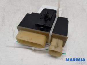 Gebruikte Gloeirelais Peugeot 308 SW (L4/L9/LC/LJ/LR) 1.6 BlueHDi 120 Prijs € 19,90 Margeregeling aangeboden door Maresia Parts