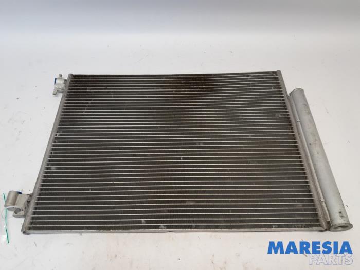Gebruikte Airco Condensor Renault Captur I (2R) 1.2 TCE 16V EDC Prijs € 50,00 Margeregeling aangeboden door Maresia Parts