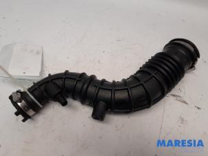 Gebruikte Turboslang Renault Captur (2R) 1.2 TCE 16V EDC Prijs € 35,00 Margeregeling aangeboden door Maresia Parts