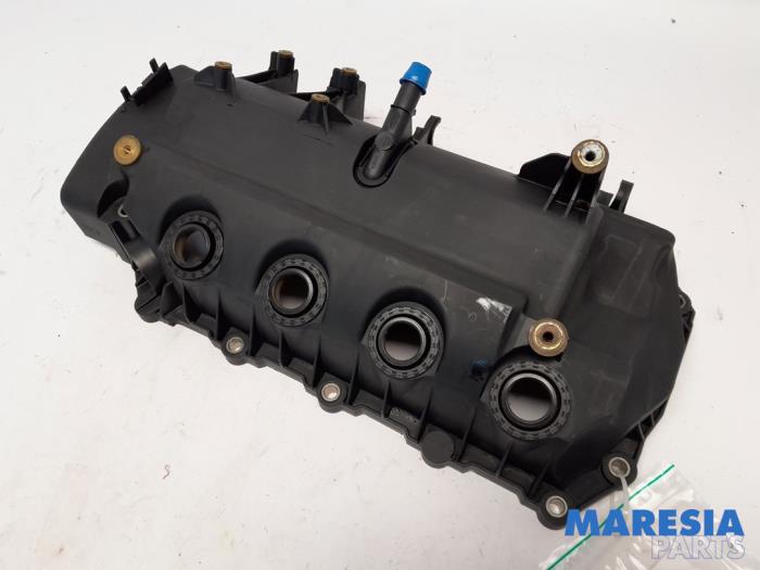Gebruikte Kleppendeksel Renault Twingo II (CN) 1.2 16V Prijs € 39,99 Margeregeling aangeboden door Maresia Parts