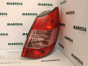 Gebruikte Achterlicht rechts Renault Scénic II (JM) 2.0 16V Prijs € 35,00 Margeregeling aangeboden door Maresia Parts