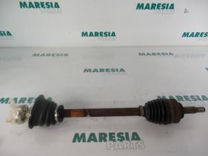 Gebruikte Steekas links-voor Renault Megane Scénic (JA) 1.6 16V RT,RXE,RXT Prijs € 40,00 Margeregeling aangeboden door Maresia Parts