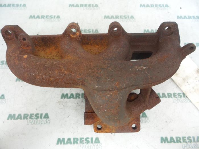 Gebruikte Spruitstuk Uitlaat Fiat Marea (185AX) 1.9 Tds 100 ELX Prijs € 50,00 Margeregeling aangeboden door Maresia Parts