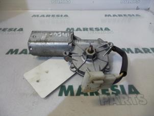 Gebruikte Ruitenwissermotor achter Renault Safrane I 2.1 RN,DT,Manoir Prijs € 25,00 Margeregeling aangeboden door Maresia Parts