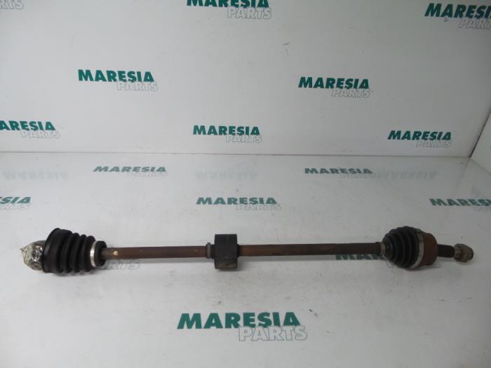 Gebruikte Steekas rechts-voor Fiat Marea Weekend (185BX/CX) 1.6 SX,ELX 16V Prijs € 35,00 Margeregeling aangeboden door Maresia Parts