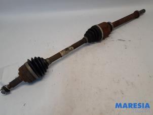 Gebruikte Cardanas rechts-voor (VWA) Renault Scénic III (JZ) 2.0 16V CVT Prijs € 74,99 Margeregeling aangeboden door Maresia Parts