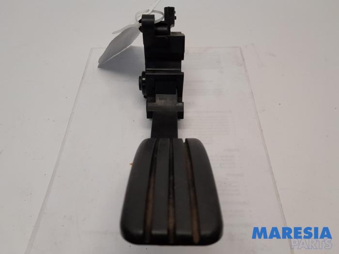 Gebruikte Sensor Gaspedaalpositie Renault Scénic III (JZ) 2.0 16V CVT Prijs € 34,95 Margeregeling aangeboden door Maresia Parts