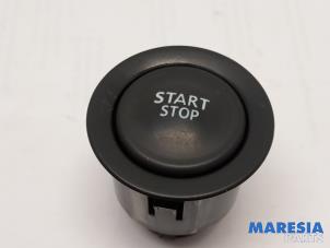 Gebruikte Start/Stop schakelaar Renault Scénic III (JZ) 2.0 16V CVT Prijs € 9,99 Margeregeling aangeboden door Maresia Parts