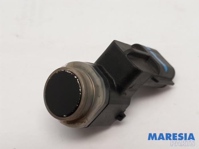 PDC Sensor van een Renault Scénic III (JZ) 2.0 16V CVT 2010