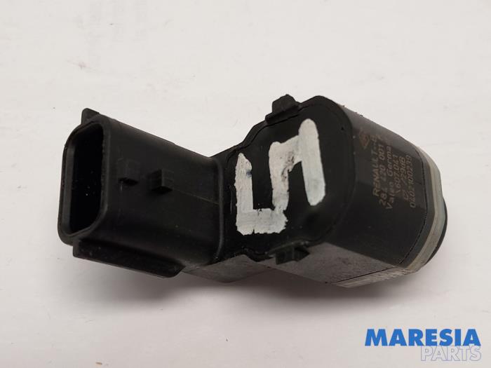 PDC Sensor van een Renault Scénic III (JZ) 2.0 16V CVT 2010