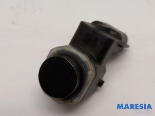 Gebruikte Sensor PDC Renault Scénic III (JZ) 2.0 16V CVT Prijs € 19,50 Margeregeling aangeboden door Maresia Parts