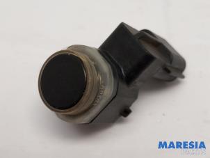 Gebruikte PDC Sensor Renault Scénic III (JZ) 2.0 16V CVT Prijs € 19,50 Margeregeling aangeboden door Maresia Parts