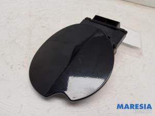 Gebruikte Tank Klep Peugeot 307 CC (3B) 2.0 16V Prijs € 24,99 Margeregeling aangeboden door Maresia Parts