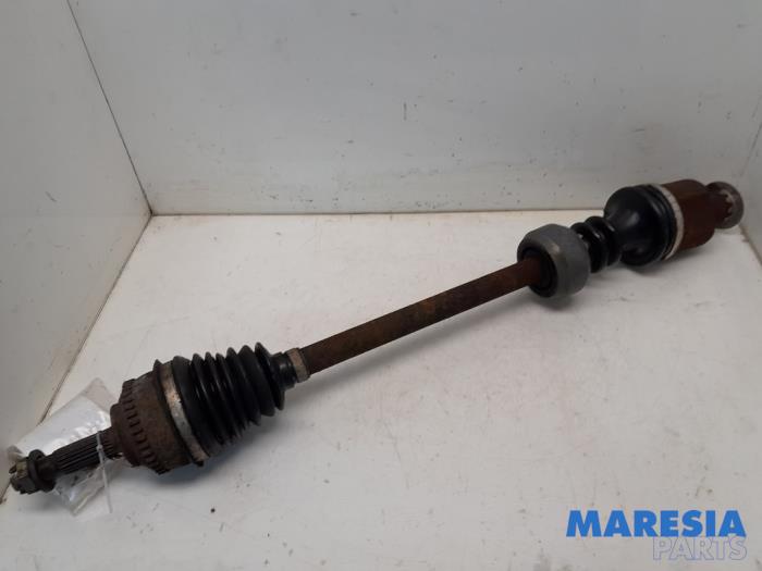 Gebruikte Aandrijfas rechts-voor Renault Twingo (C06) 1.2 Prijs € 40,00 Margeregeling aangeboden door Maresia Parts